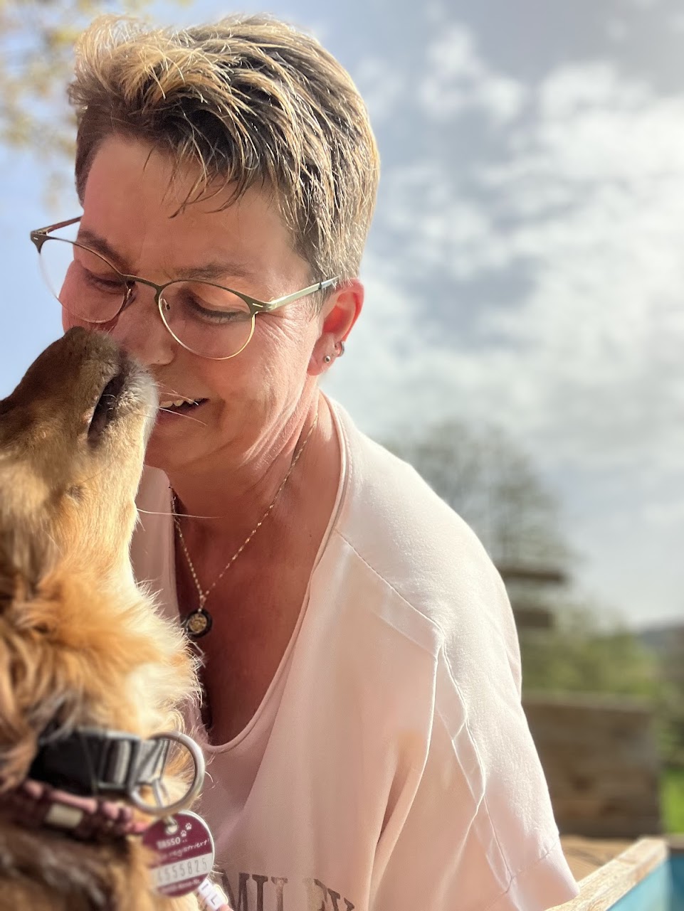 Kerstin Hartwigsen mit ihrem Hund